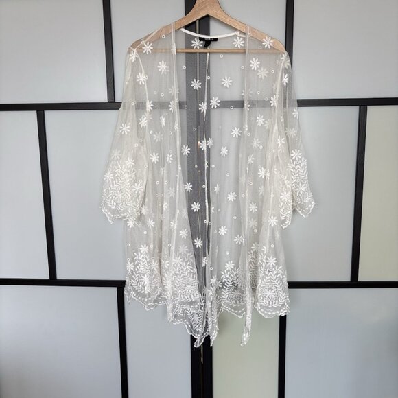 Torrid Sheer Lace Kimono Duster Ivory SZ 1 Floral Romantic Boho Cottage Beach - Picture 3 of 12